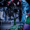 Máscara Electrónica 1:1 Spider-Man “Miles Morales” – Ojos Móviles + Anillo de Control