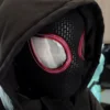 Máscara Electrónica 1:1 Spider-Man “Miles Morales” – Ojos Móviles + Anillo de Control