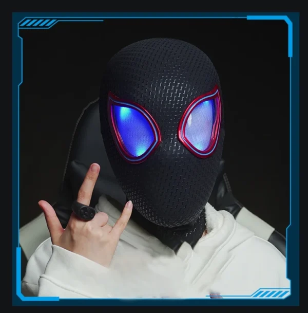 Máscara Electrónica 1:1 Spider-Man “Miles Morales” – Ojos Móviles + Anillo de Control