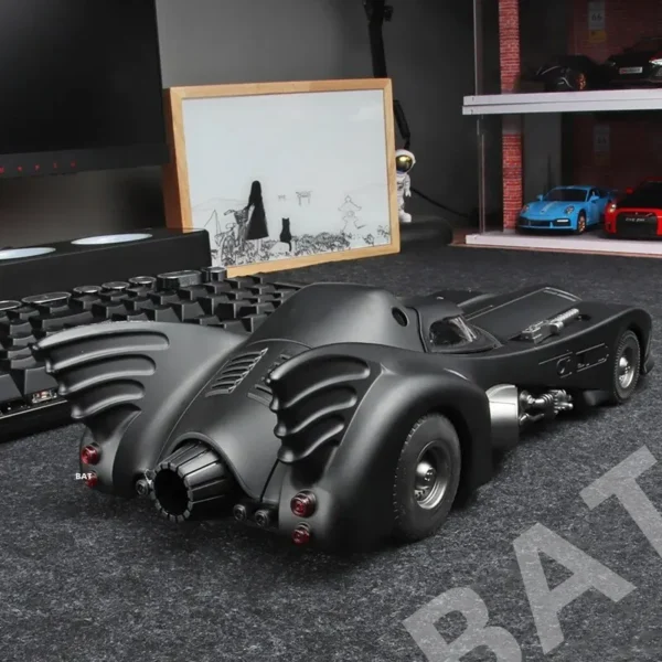 Coche Batmobile 1989 a Escala 1:18