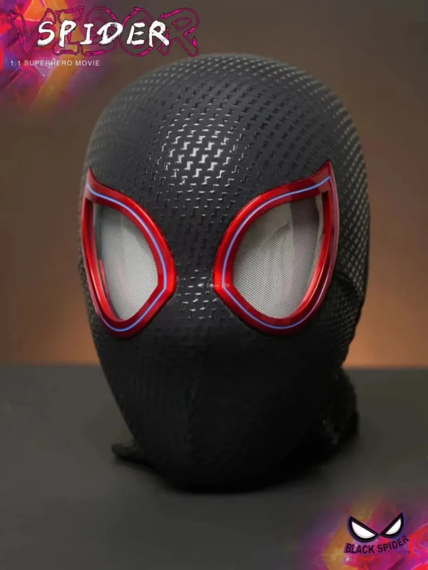 Máscara Electrónica 1:1 Spider-Man “Miles Morales” – Ojos Móviles + Anillo de Control