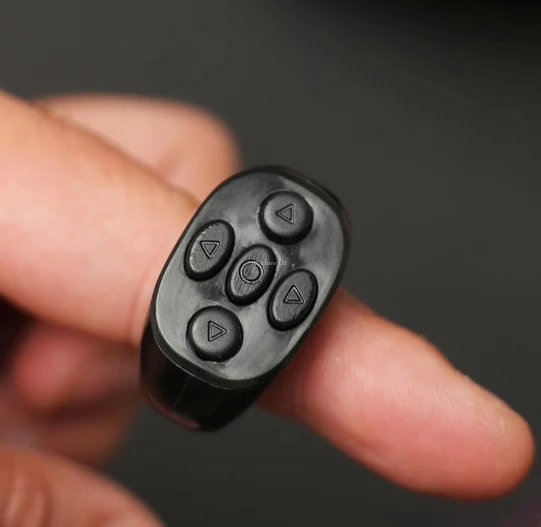 Máscara Electrónica 1:1 Spider-Man “Miles Morales” – Ojos Móviles + Anillo de Control