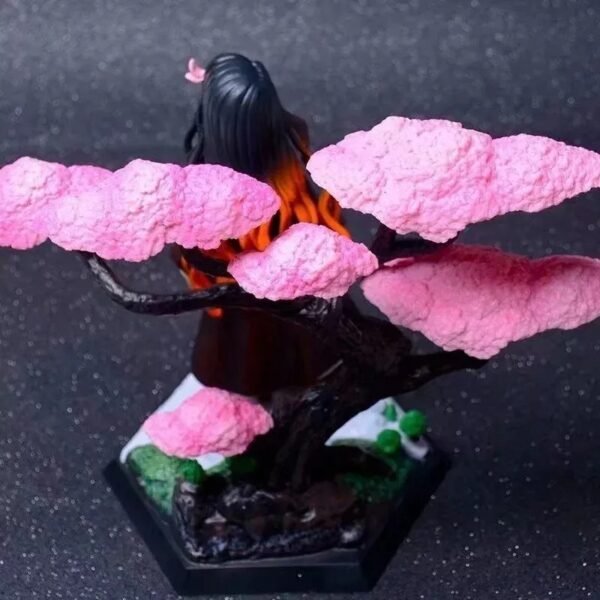 Diorama Figura Nezuko Kamado con Árbol de Cerezo - Demon Slayer: Kimetsu no Yaiba - 19cm